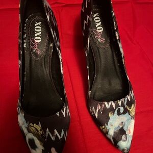 XOXO Black and Blue Patterned Heels